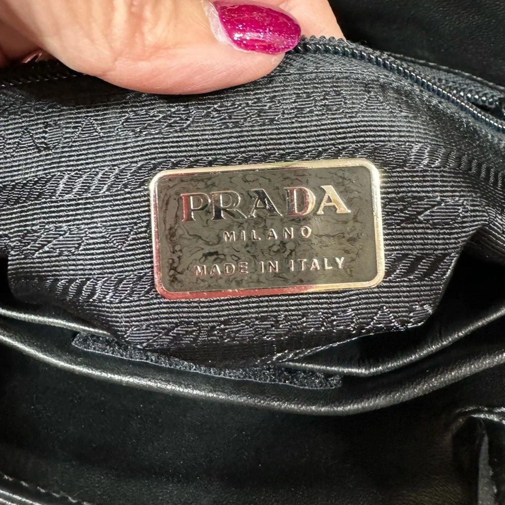 Prada Black Satchel Lamb Skin Bag with Structured Design - Picture 3 of 5